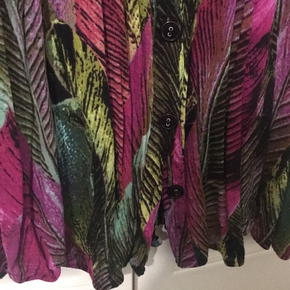 Tropical Short Sleeve Top. Fuchsia, Green & Black - Picture 4 of 5